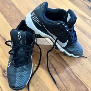 Nike Vapor Black and White Athletic Shoes